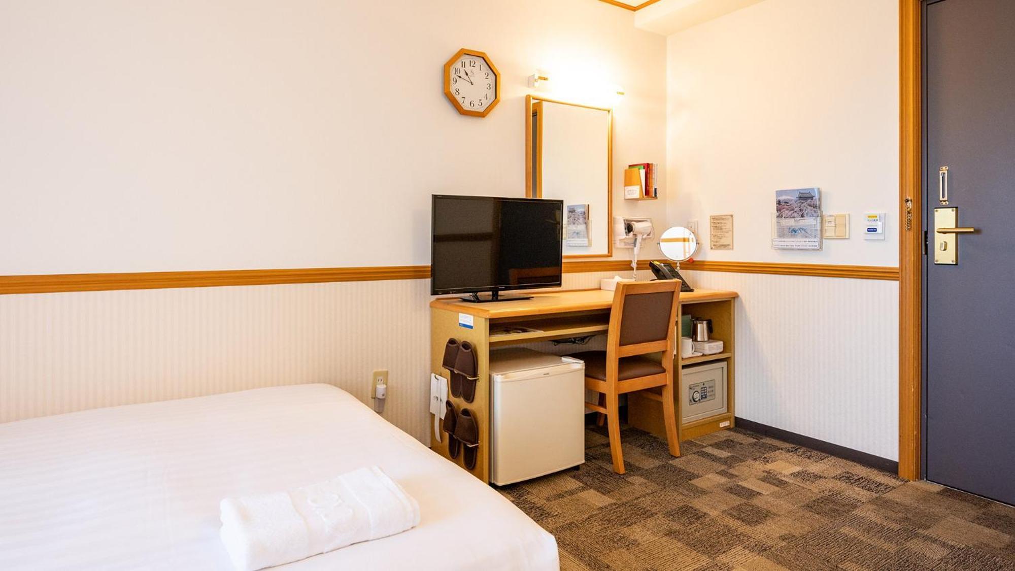 Toyoko Inn Nagoya Owari Ichinomiya Ekimae Szoba fotó
